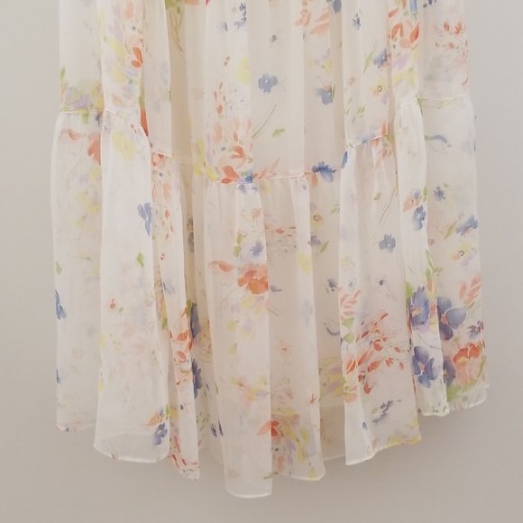 🔥SALE Lauren ralph Lauren floral Skirt
Size 10 not 2
Just be careful! - Picture 4 of 7